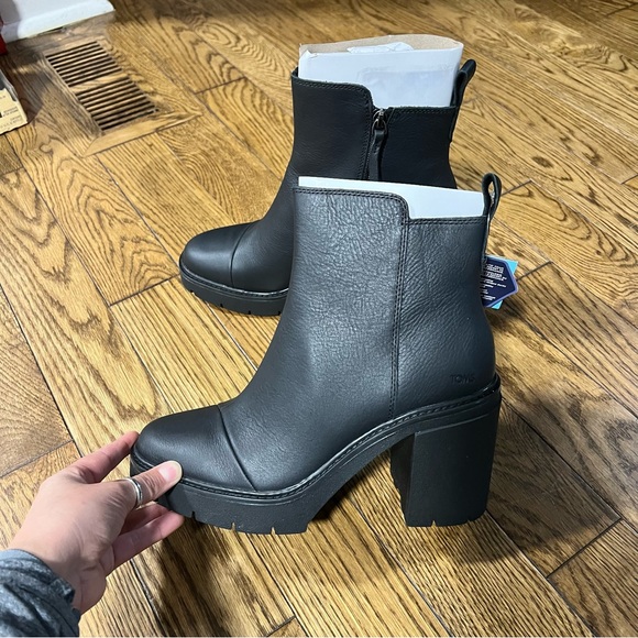TOMS Black Heeled Ankle Boots size 10 - Picture 2 of 8